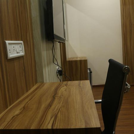 Hotel Himalaya Agartala Buitenkant foto