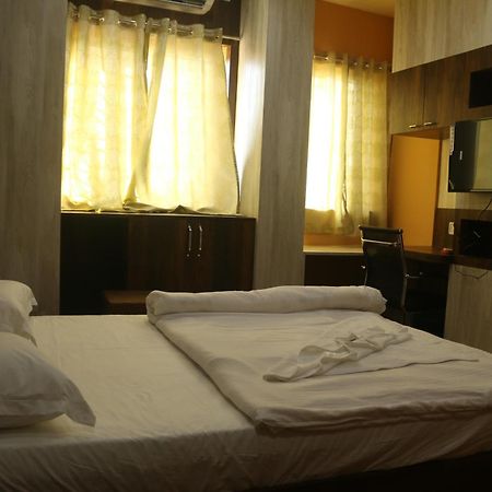 Hotel Himalaya Agartala Buitenkant foto