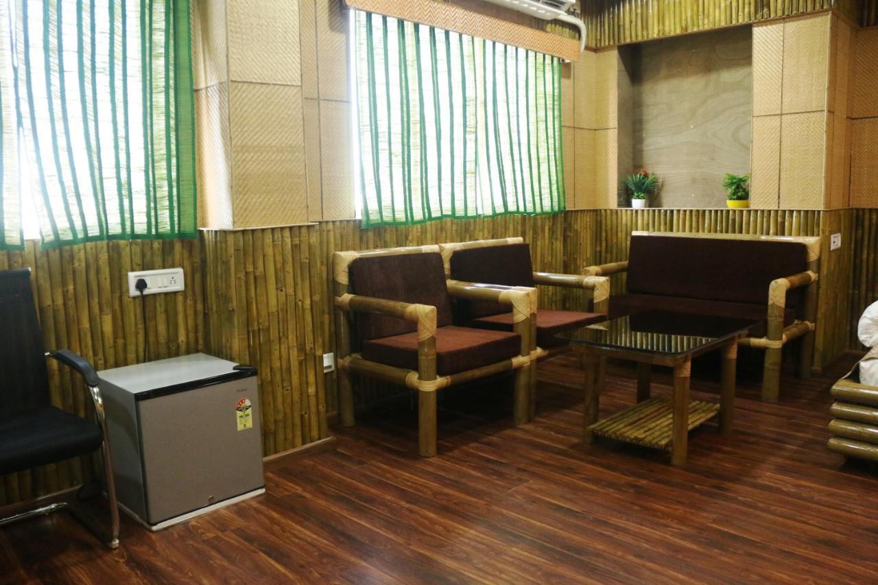 Hotel Himalaya Agartala Buitenkant foto