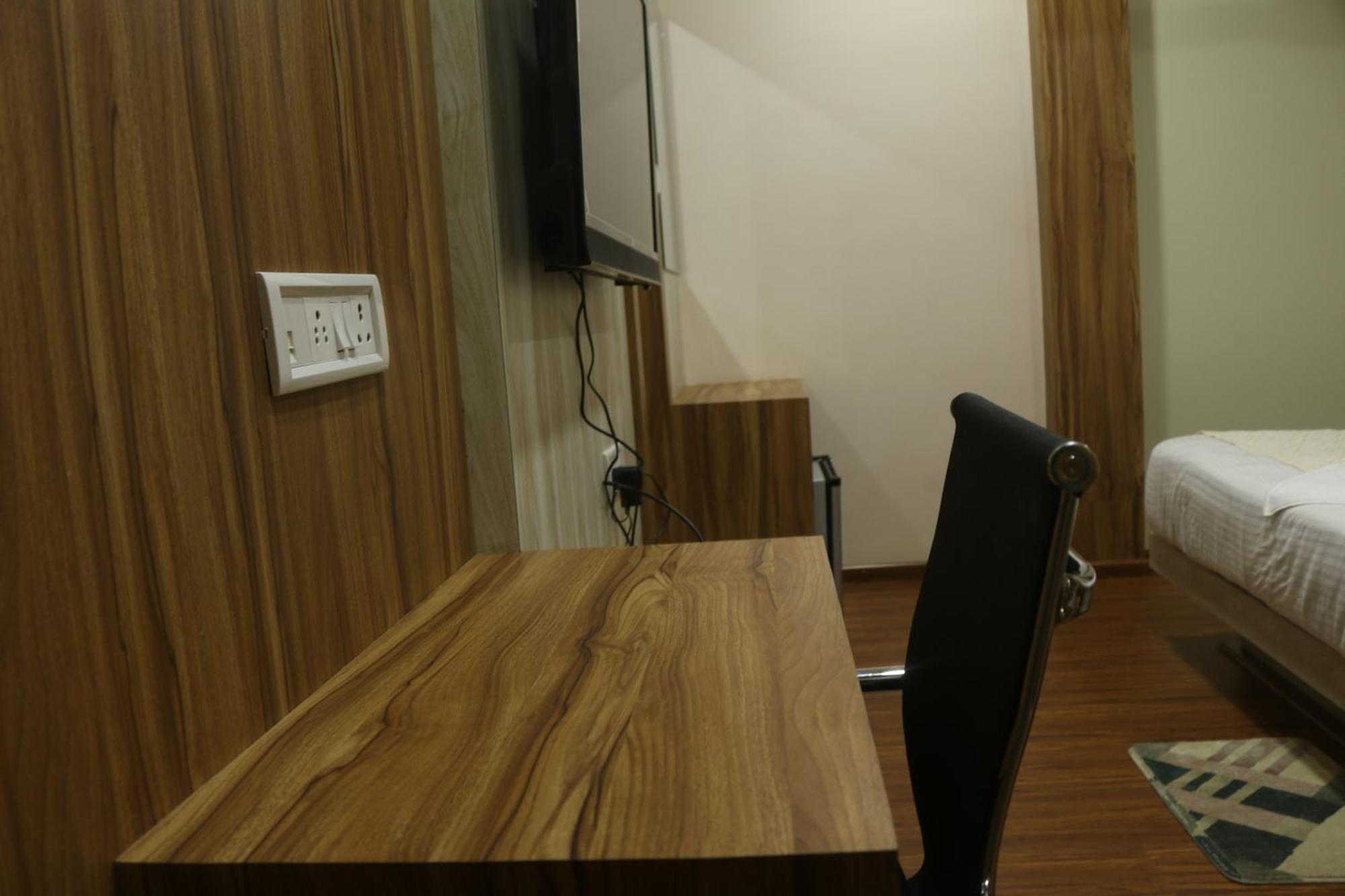Hotel Himalaya Agartala Buitenkant foto