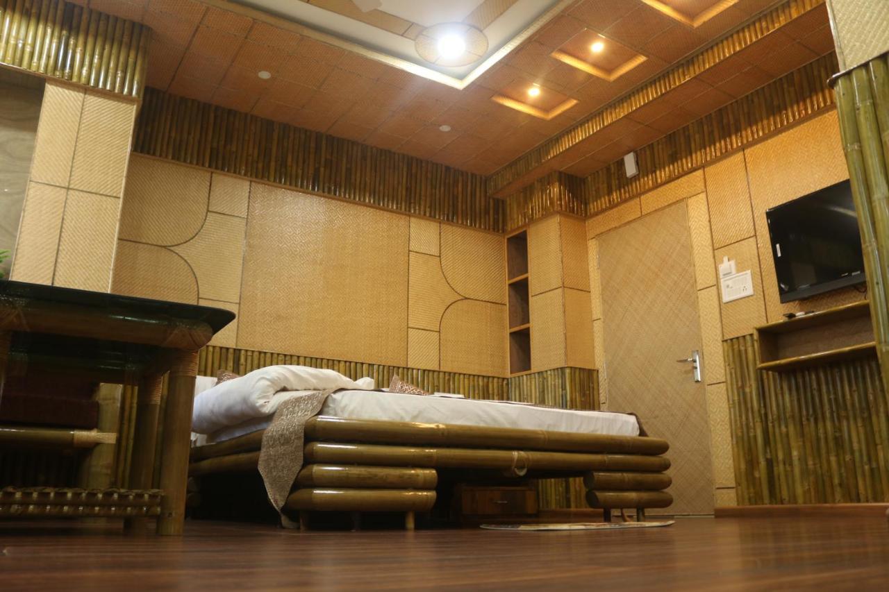 Hotel Himalaya Agartala Buitenkant foto