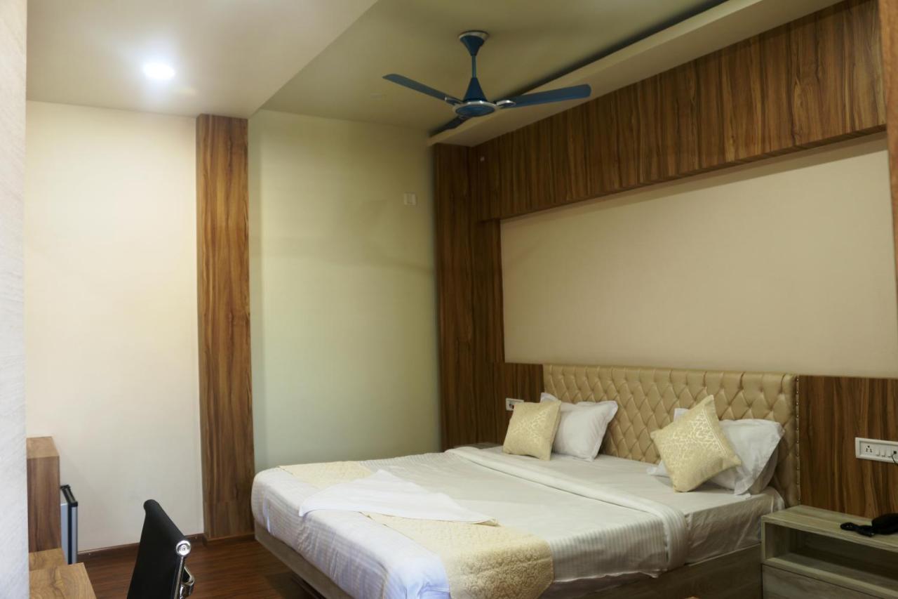 Hotel Himalaya Agartala Buitenkant foto