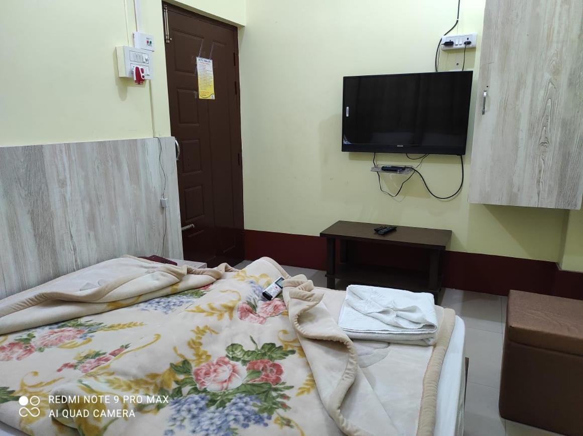 Hotel Himalaya Agartala Buitenkant foto
