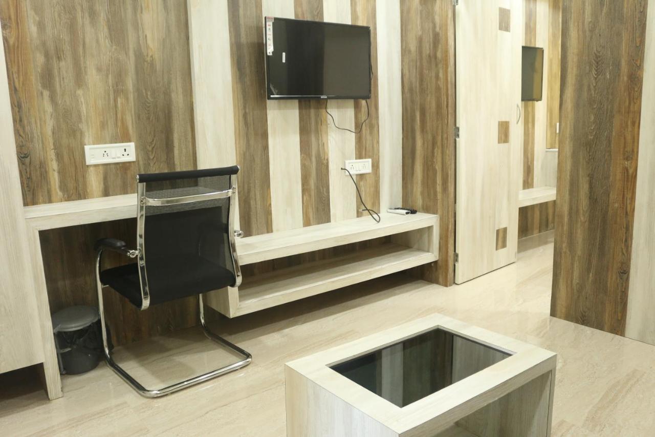 Hotel Himalaya Agartala Buitenkant foto