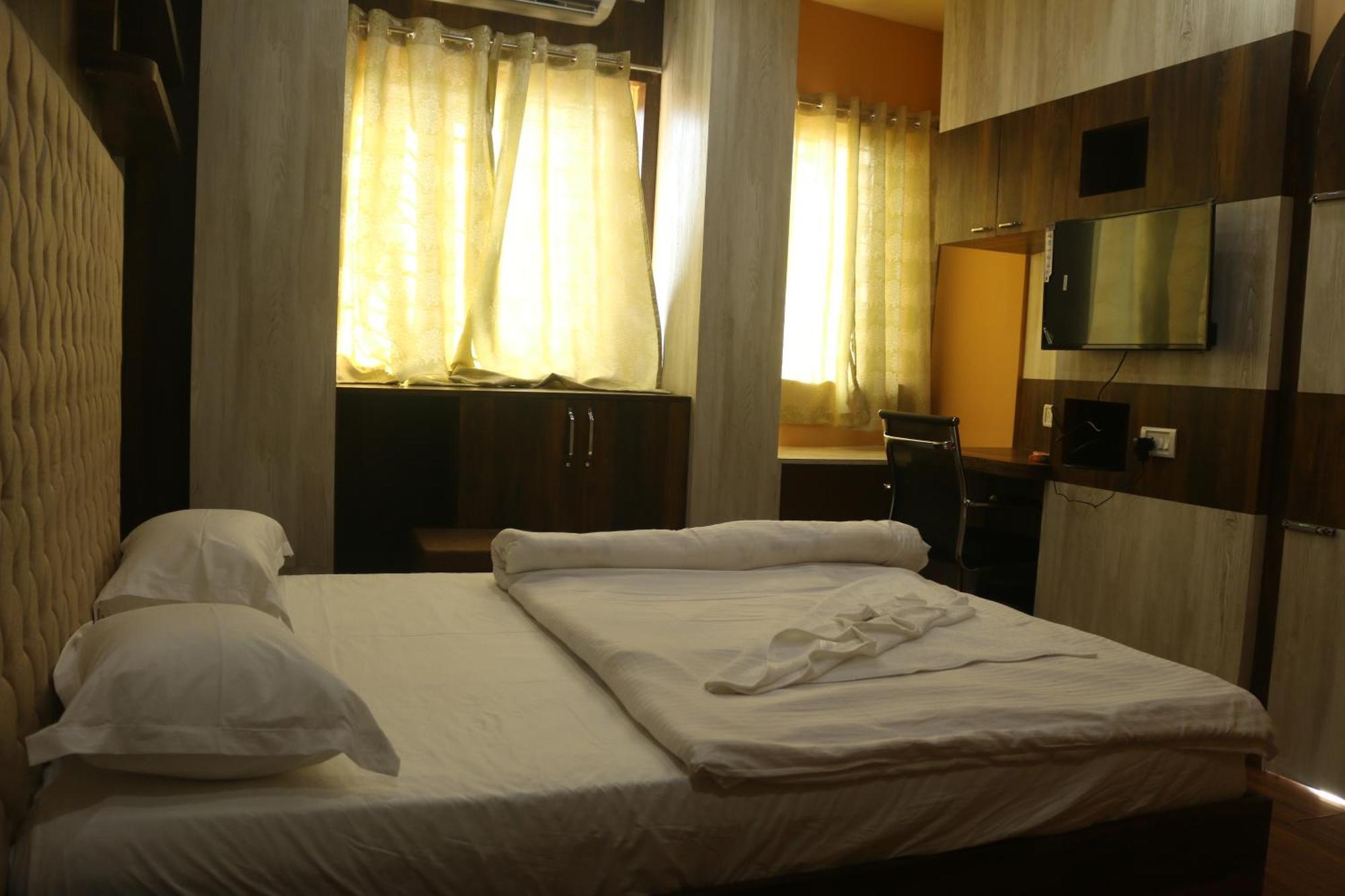 Hotel Himalaya Agartala Buitenkant foto