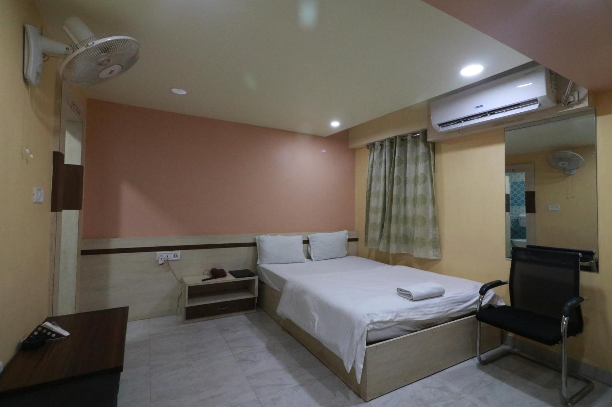 Hotel Himalaya Agartala Buitenkant foto