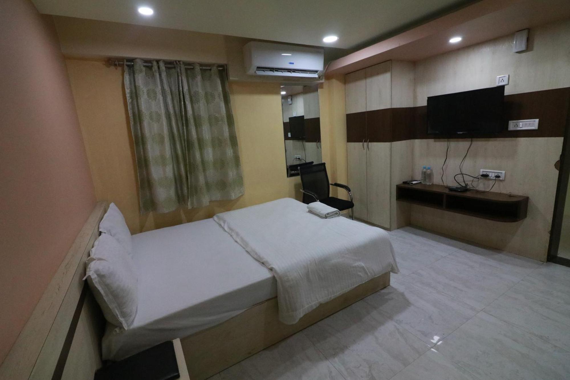 Hotel Himalaya Agartala Buitenkant foto