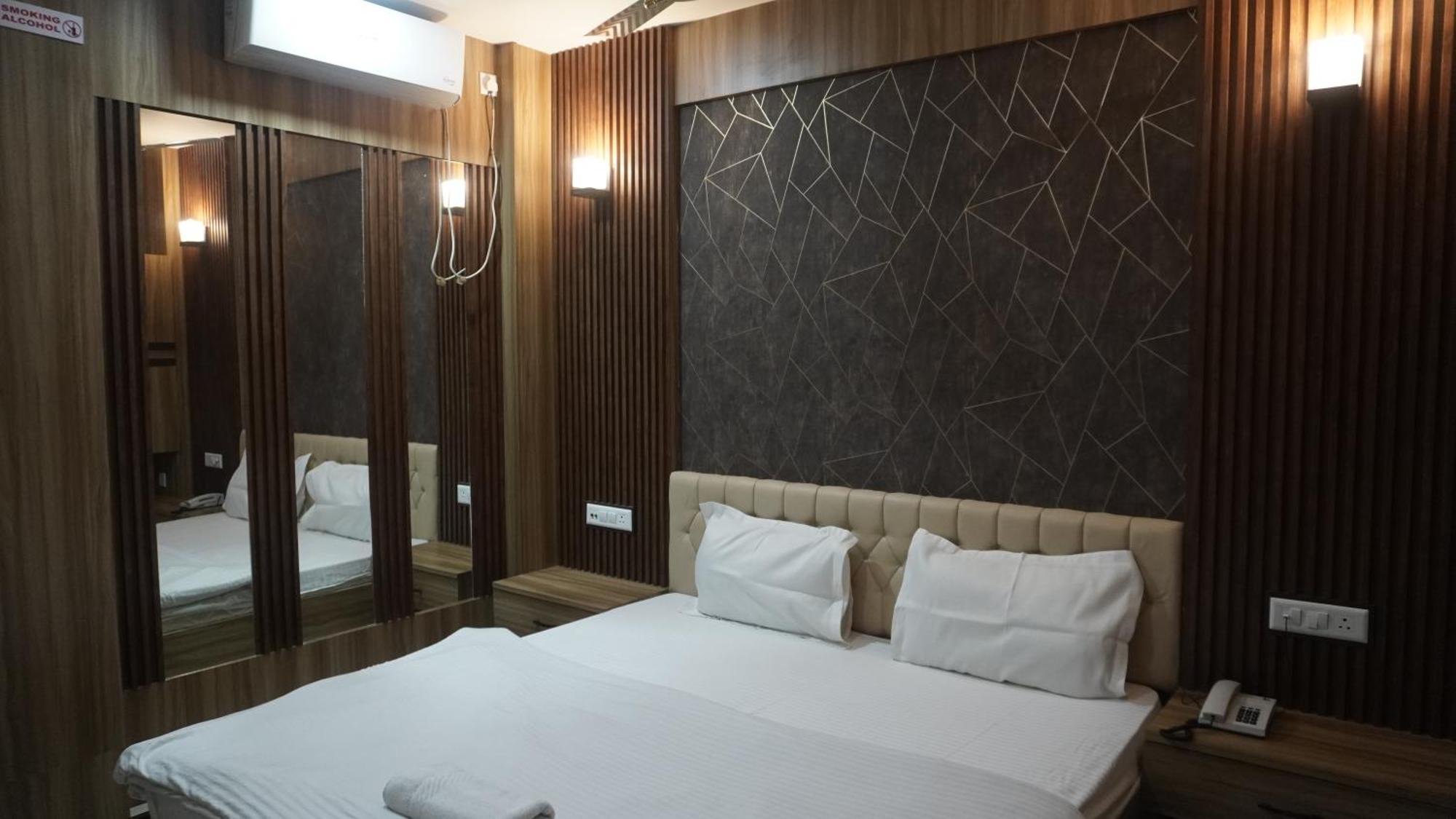Hotel Himalaya Agartala Buitenkant foto